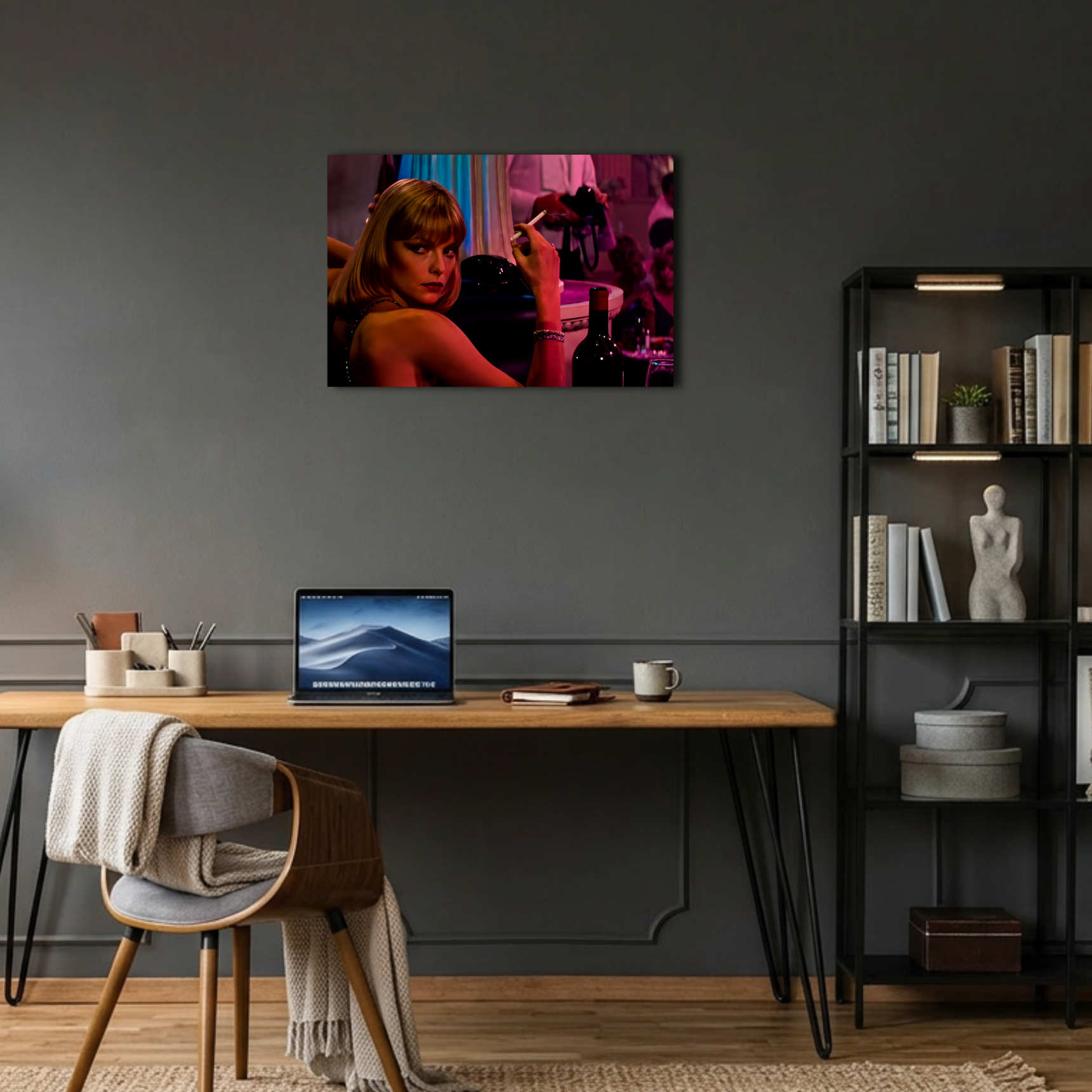 Scarface Elvira Hancock Sigara İçen Portre Metal Poster