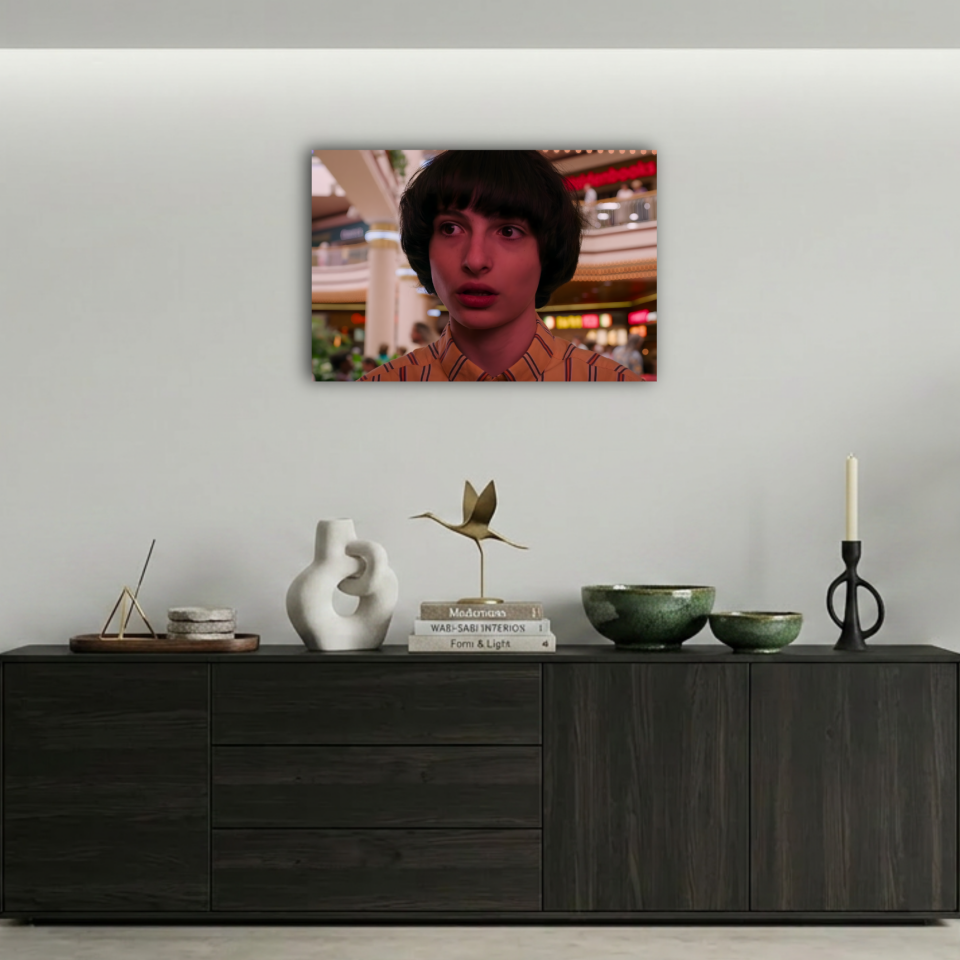 Stranger Things Mike Wheeler Alışveriş Merkezi Sahnesi Metal Poster