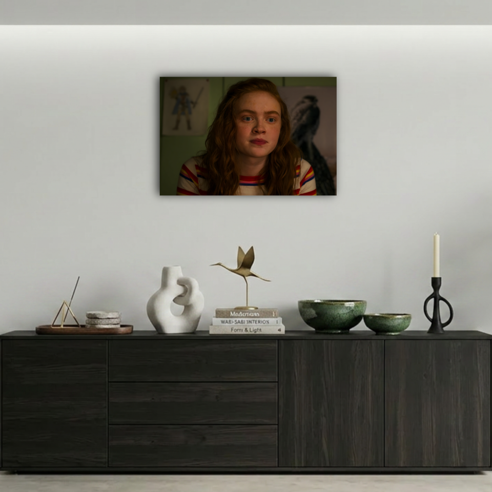 Stranger Things Max Mayfield Çizgili Tişört Portre Metal Poster