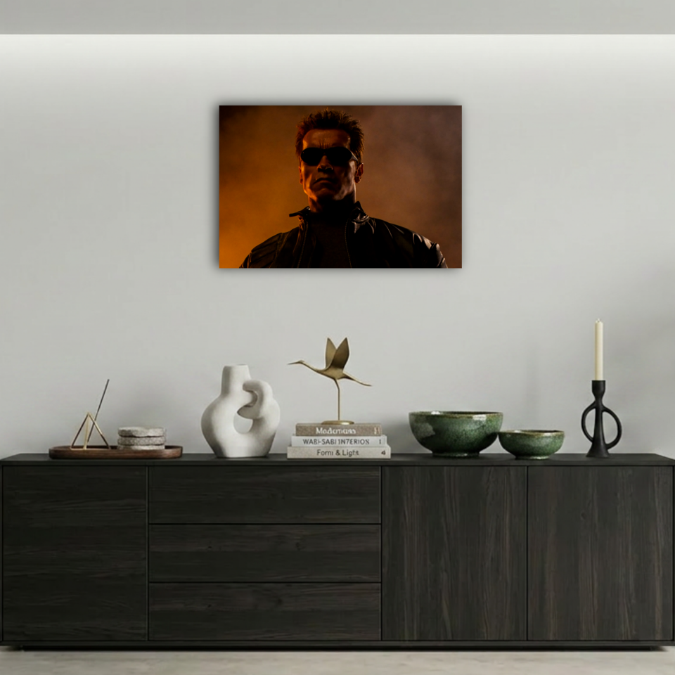Terminatör Güçlü Portre ve Siyah Gözlük Metal Poster
