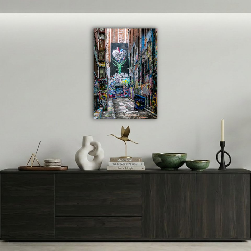 Renkli Grafiti Sokak ve Kalp Duvar Resmi Metal Poster